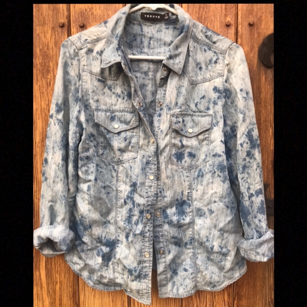 Long sleeve button up